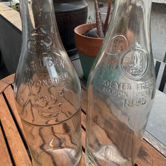 Geyer Freres Artisan Limonadier Glass Bottles Set Of 2 With Swing Top - Picture 4 of 5